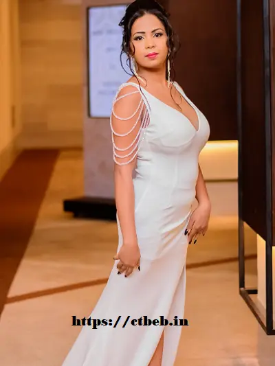 Female Escort in Thane